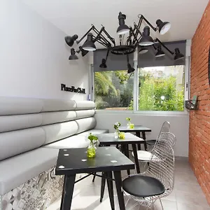 Vibe Apartment Split